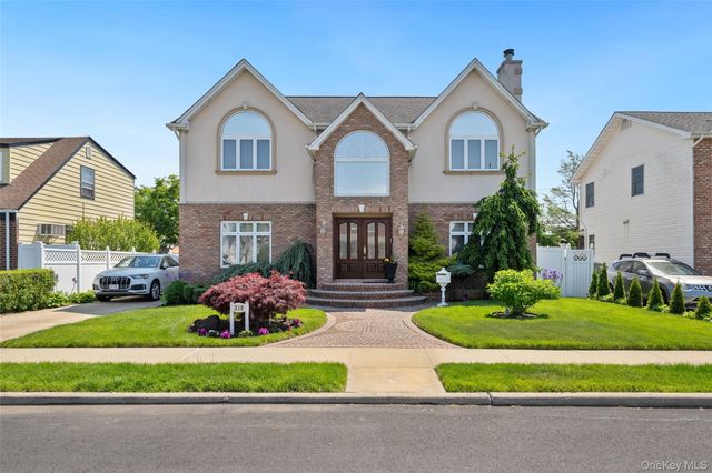 319 Rintin Street, Franklin Square, NY 11010