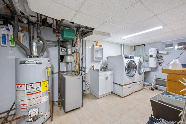 319 Rintin Street, Franklin Square, NY 11010