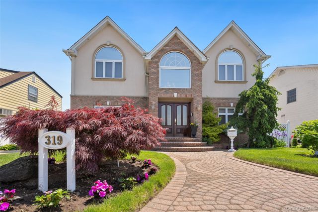 319 Rintin Street, Franklin Square, NY 11010