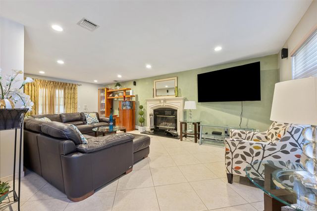 319 Rintin Street, Franklin Square, NY 11010