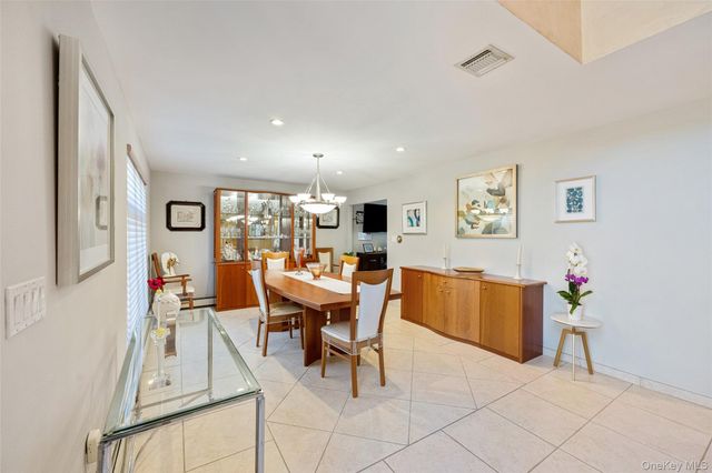 319 Rintin Street, Franklin Square, NY 11010