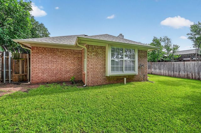 2212 Tiffany Glenn Court, Bedford, TX 76021