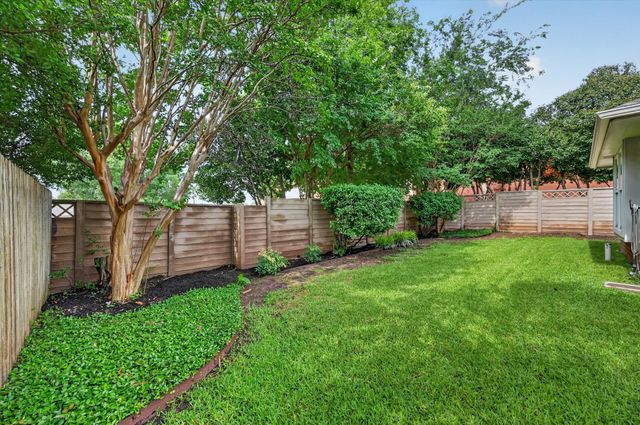 2212 Tiffany Glenn Court, Bedford, TX 76021