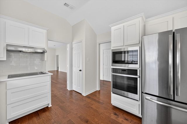 2212 Tiffany Glenn Court, Bedford, TX 76021