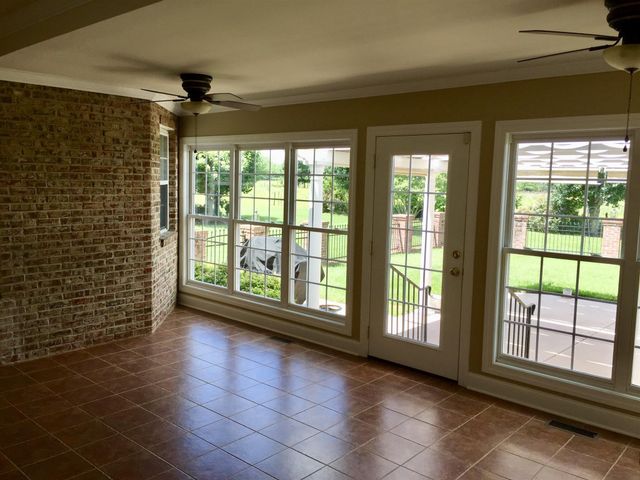 379 Bell Dr, W, Winchester, TN 37398