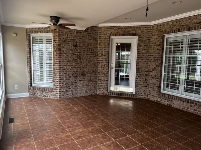 379 Bell Dr, W, Winchester, TN 37398