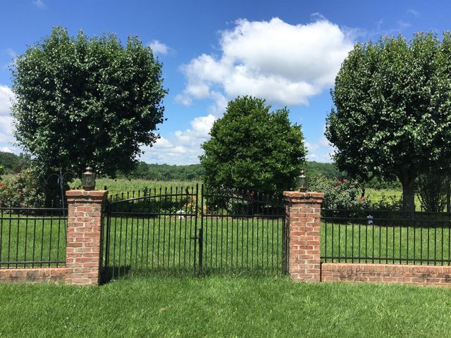 379 Bell Dr, W, Winchester, TN 37398