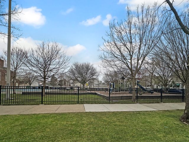 1645 N Central Park Avenue, Chicago, IL 60647