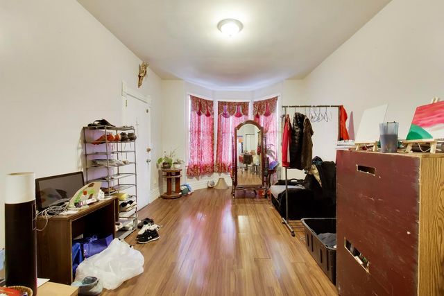 1645 N Central Park Avenue, Chicago, IL 60647