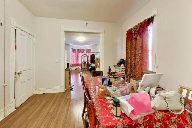 1645 N Central Park Avenue, Chicago, IL 60647