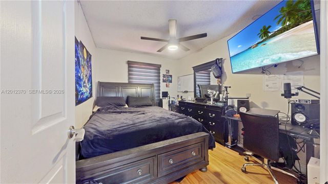 3859 SW 99th Ave 8, Miami, FL 33165