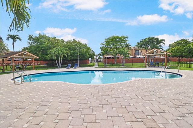3859 SW 99th Ave 8, Miami, FL 33165