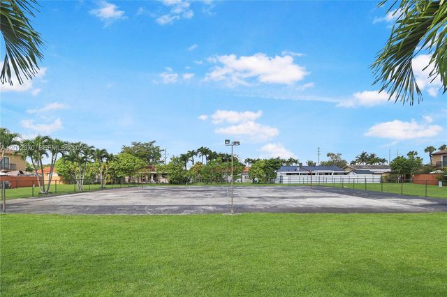 3859 SW 99th Ave 8, Miami, FL 33165