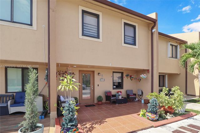 3859 SW 99th Ave 8, Miami, FL 33165