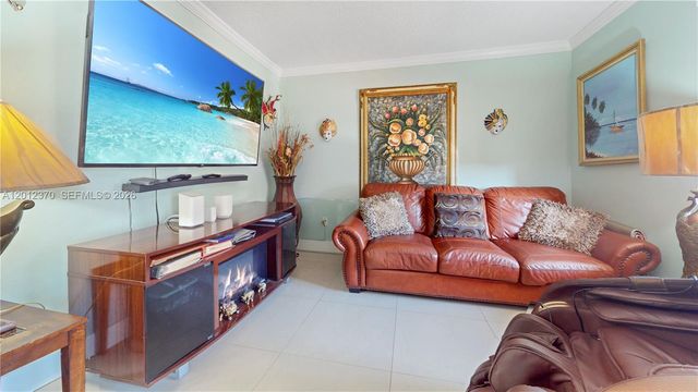 3859 SW 99th Ave 8, Miami, FL 33165