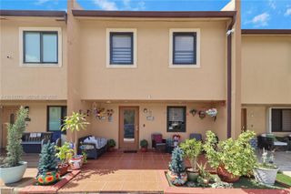 3859 SW 99th Ave 8, Miami, FL 33165