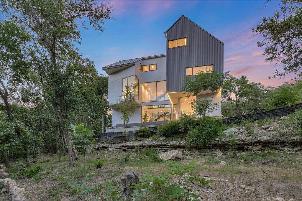 1111 W 31st ST, Austin, TX 78705