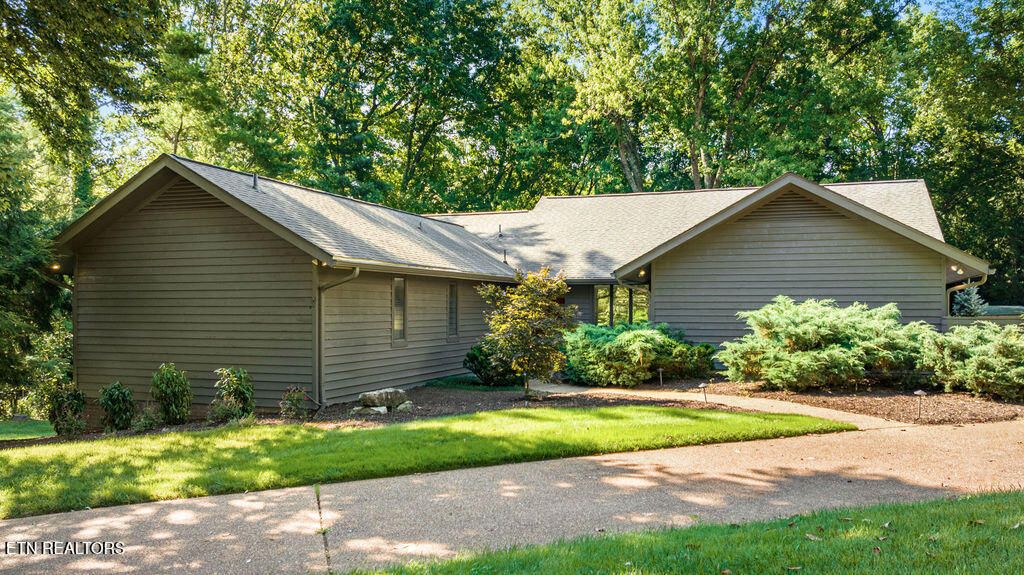 5320 Riverbriar Rd, Knoxville, TN 37919