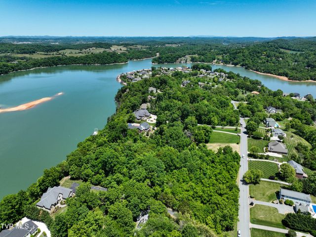614 Harbor Point Drive, Johnson City, TN 37615