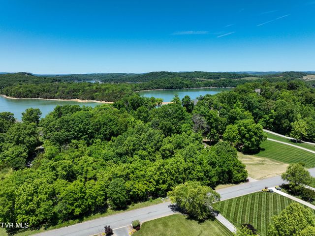 614 Harbor Point Drive, Johnson City, TN 37615