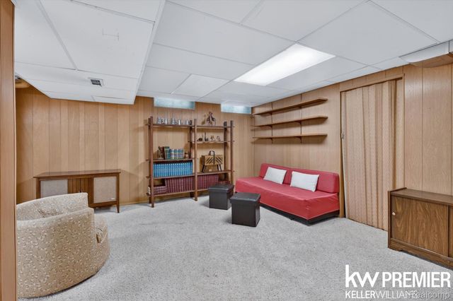 25734 Graceland Circle, Dearborn Heights, MI 48125