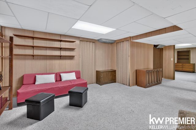 25734 Graceland Circle, Dearborn Heights, MI 48125