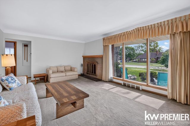 25734 Graceland Circle, Dearborn Heights, MI 48125