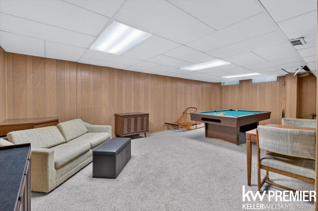 25734 Graceland Circle, Dearborn Heights, MI 48125