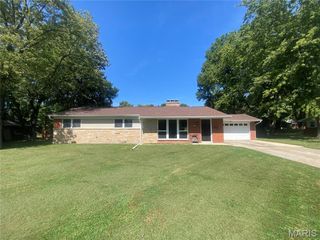 59 Magnolia Drive, Belleville, IL 62221