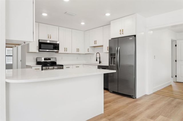 1421 26TH AVENUE S, St Petersburg, FL 33705