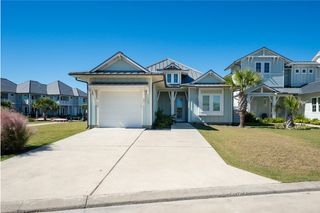 125 Foxtail Lane, Rockport, TX 78382