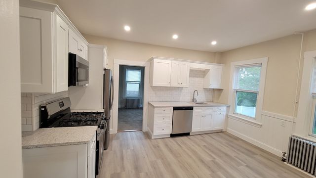 64 Edinboro St 1, Marlborough, MA 01752