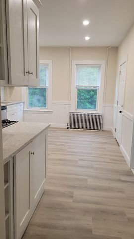64 Edinboro St 1, Marlborough, MA 01752