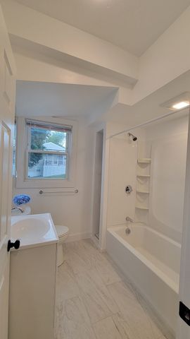 64 Edinboro St 1, Marlborough, MA 01752