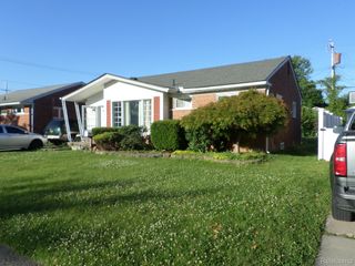 8386 N COLONIAL Street, Dearborn Heights, MI 48127