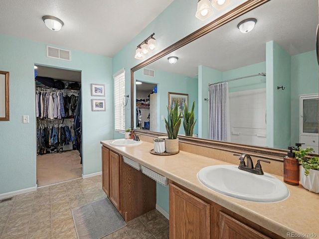1752 Hogan Ct, Castle Rock, CO 80109