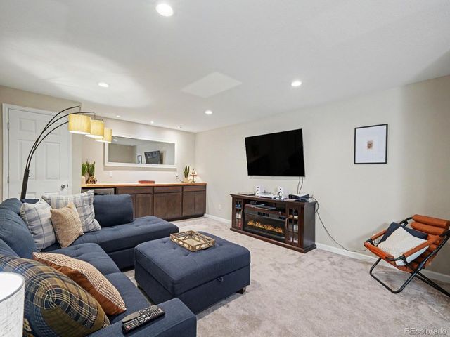 1752 Hogan Ct, Castle Rock, CO 80109