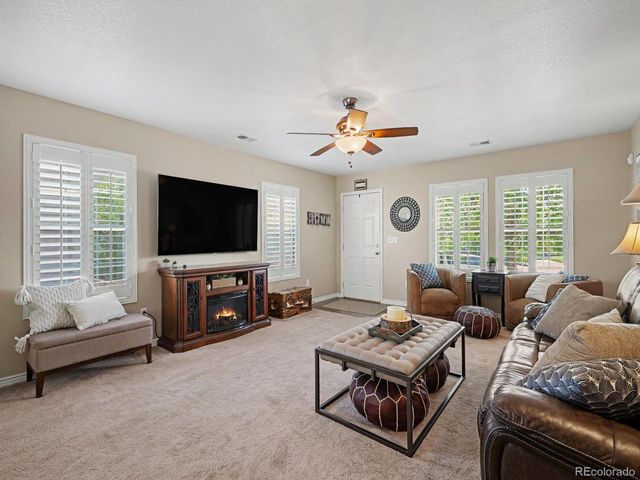 1752 Hogan Ct, Castle Rock, CO 80109