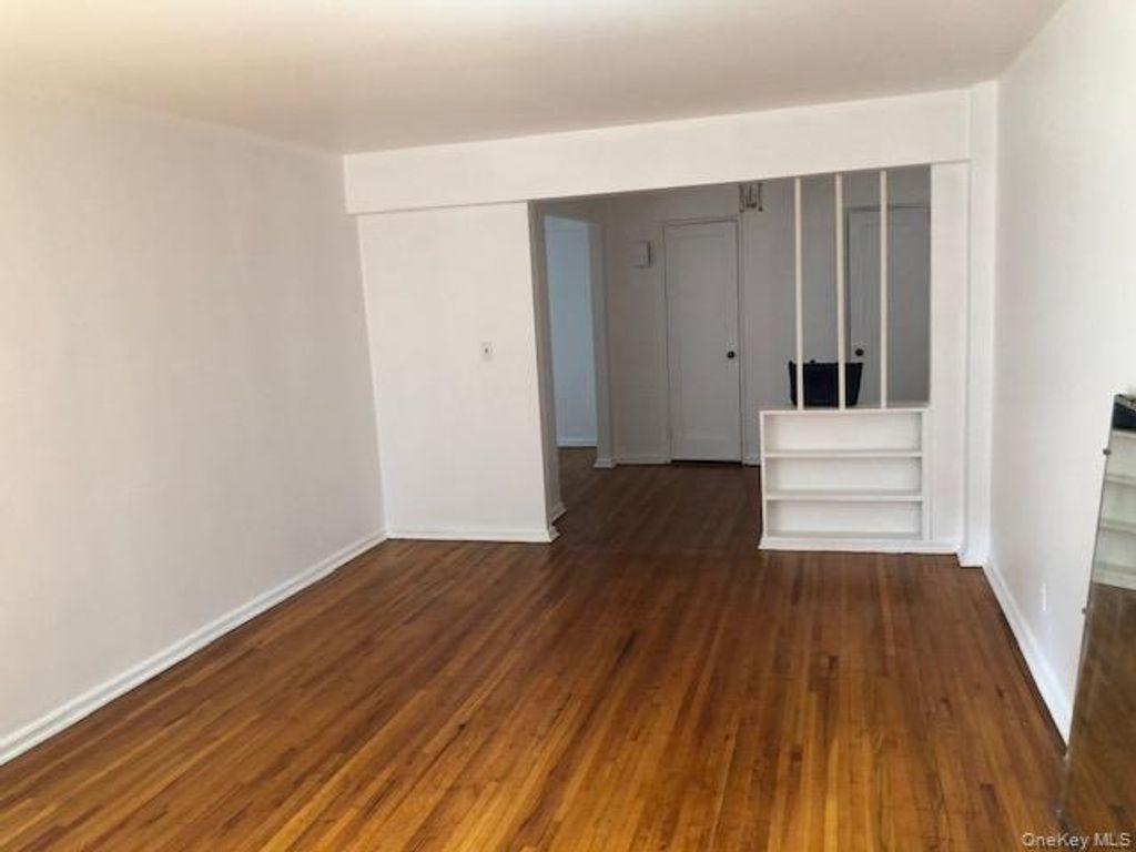 30 Ehrbar Avenue 306, Mount Vernon, NY 10552 — photo 2