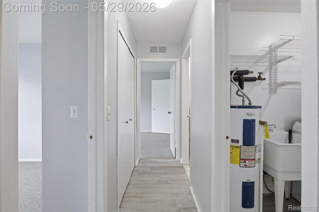 7708 Manor Circle 103, Westland, MI 48185