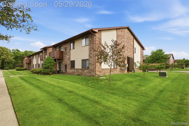 7708 Manor Circle 103, Westland, MI 48185
