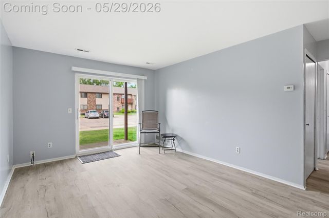 7708 Manor Circle 103, Westland, MI 48185