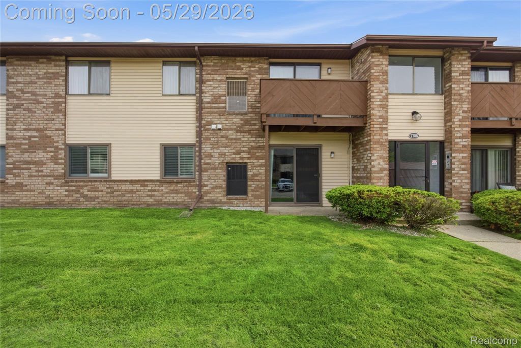 7708 Manor Circle 103, Westland, MI 48185