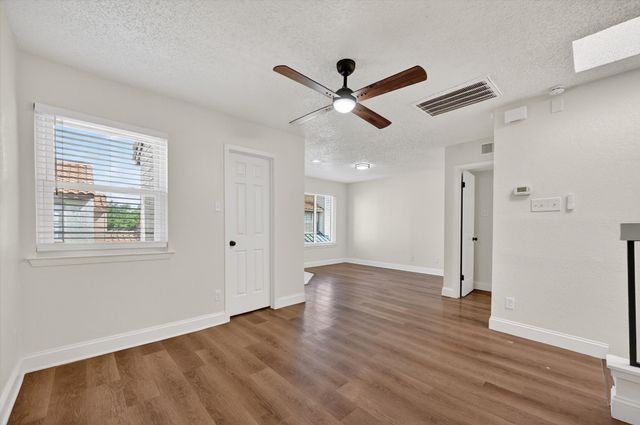 336 Melrose Drive 21D, Richardson, TX 75080