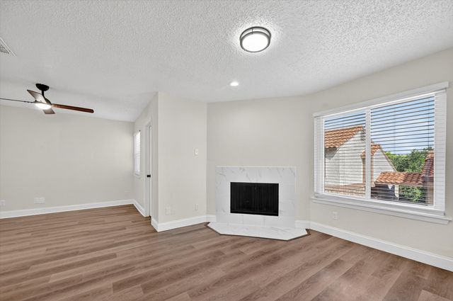 336 Melrose Drive 21D, Richardson, TX 75080