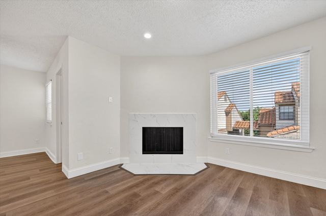 336 Melrose Drive 21D, Richardson, TX 75080
