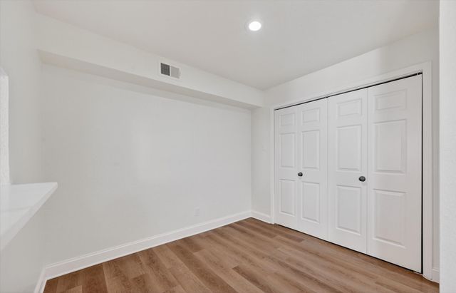 336 Melrose Drive 21D, Richardson, TX 75080