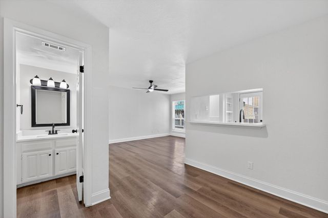 336 Melrose Drive 21D, Richardson, TX 75080