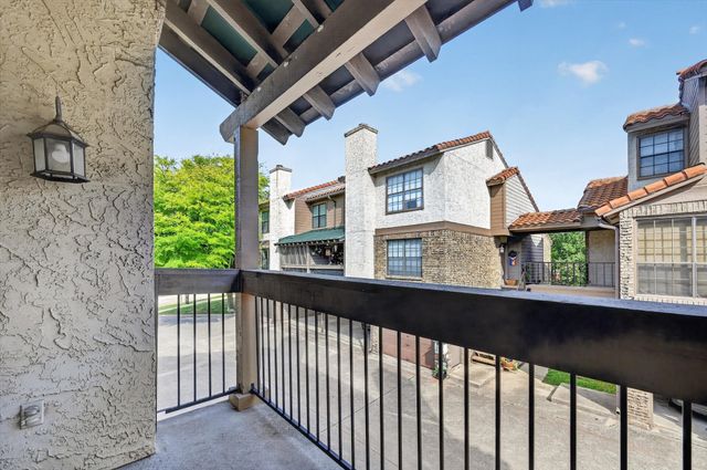 336 Melrose Drive 21D, Richardson, TX 75080