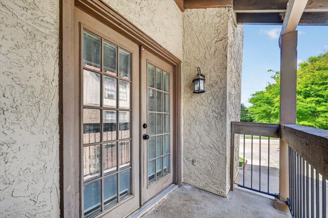 336 Melrose Drive 21D, Richardson, TX 75080